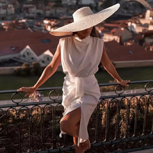 Carregar imagem no visualizador da galeria, Regata elegante com detalhes gola - sofisticada
